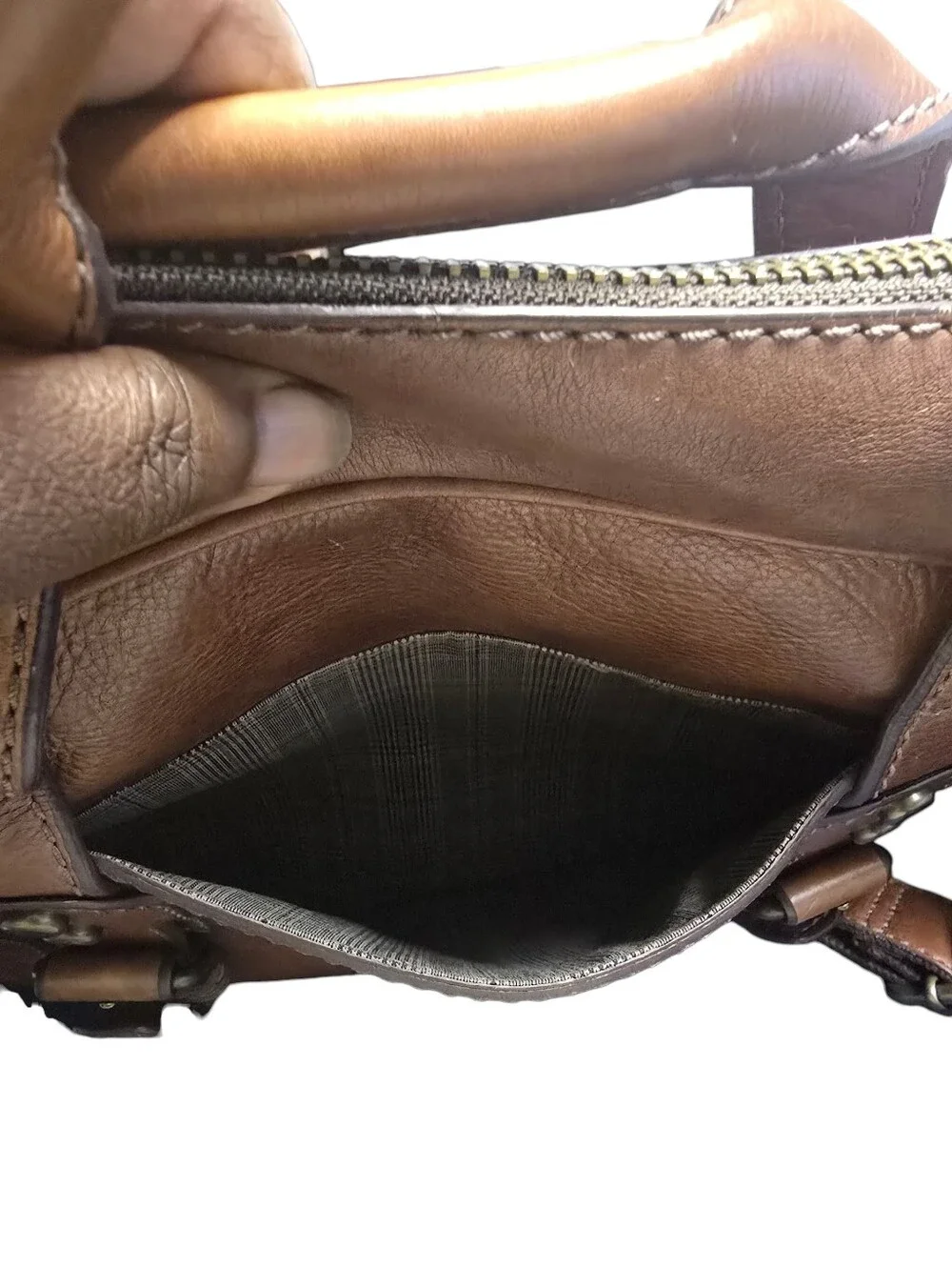 Vtg. Fossil Leather Briefcase Messenger  Computer  Adjustable Straps